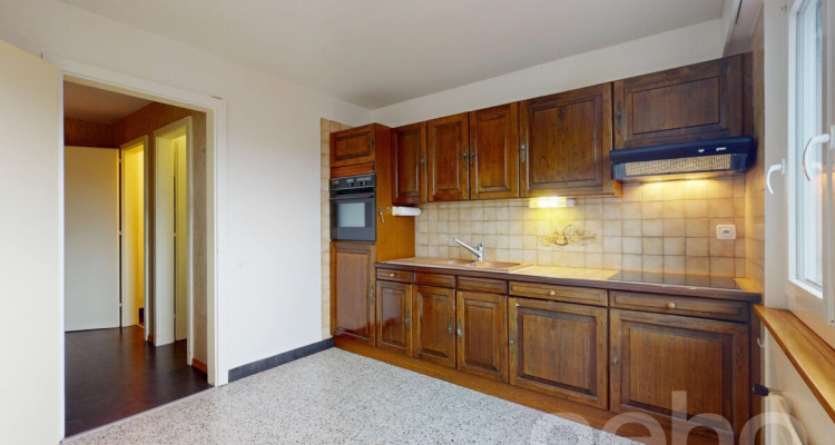 Lumineux 4p dans les hauteurs de la ville avec balcon + garage image 7