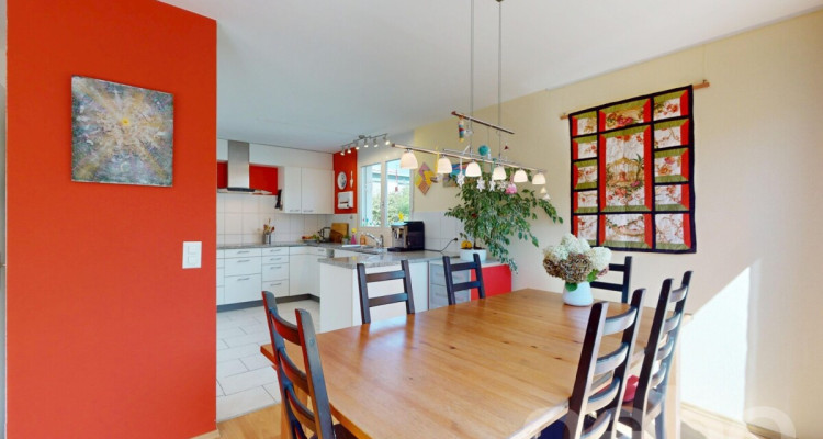 Charmante Doppelhaushälfte in freundlichem Quartier sucht neue Familie image 3