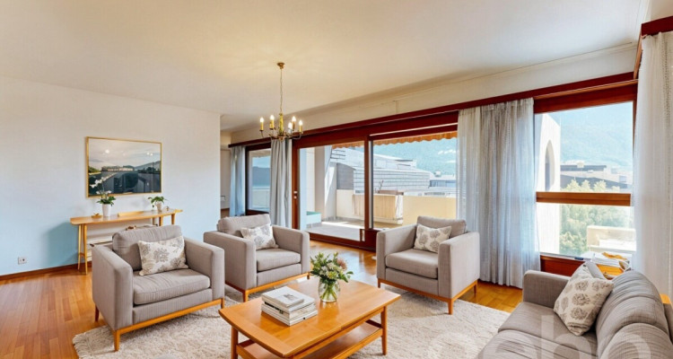 Spacieux appartement 4.5 pièces à Sierre ? Dernier étage image 2