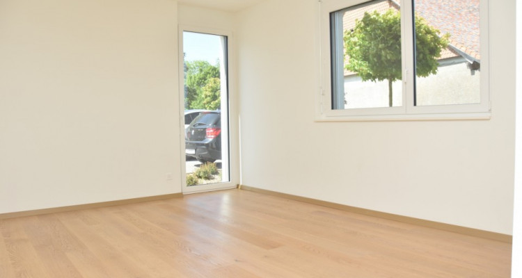 Splendide 4,5 pièces de standing avec dégagement et jardin image 4