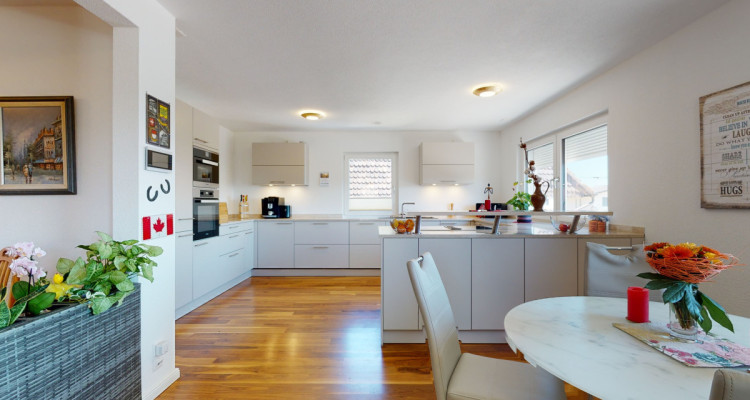 Einfamilien- /Mehrgenerationenhaus mit diversen Nutzungsmöglichkeiten image 1