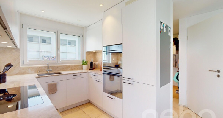 Modernes 5.5-Zimmer Reiheneckhaus mit drei Einstellplätzen image 2