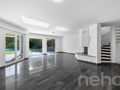 Wunderschöne 7.5-Zimmer Doppelhaushälfte im Grünen image 2