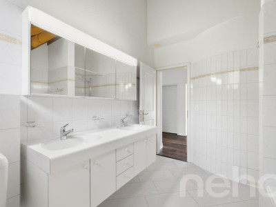 Wunderschöne 7.5-Zimmer Doppelhaushälfte im Grünen image 5