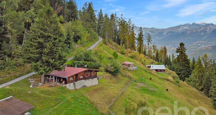 Charmant chalet mitoyen avec terrain et terrasse image 2