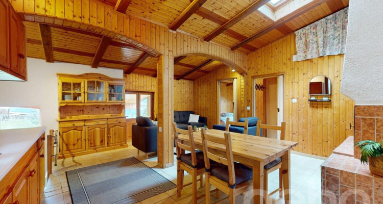 Charmant chalet mitoyen avec terrain et terrasse image 5