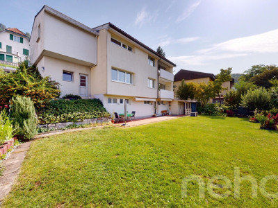 Freistehendes Einfamilienhaus mit grossem Garten und schöner Weitsicht image 1