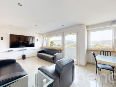 Freistehendes Einfamilienhaus mit grossem Garten und schöner Weitsicht image 4