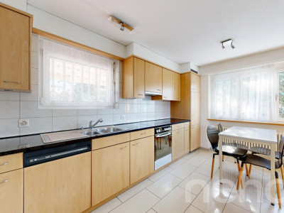 Freistehendes Einfamilienhaus mit grossem Garten und schöner Weitsicht image 7