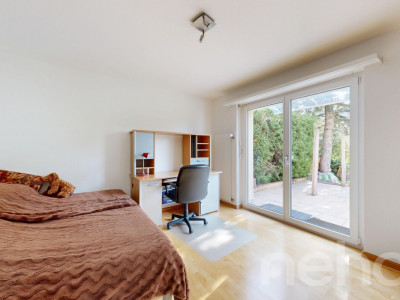 Freistehendes Einfamilienhaus mit grossem Garten und schöner Weitsicht image 8