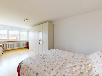 Freistehendes Einfamilienhaus mit grossem Garten und schöner Weitsicht image 9