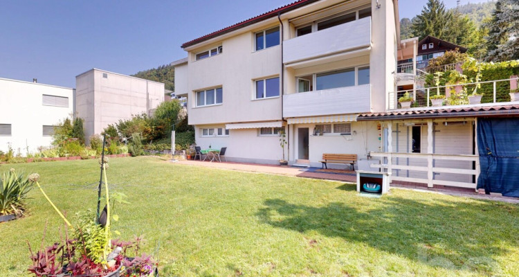 Freistehendes Einfamilienhaus mit grossem Garten und schöner Weitsicht image 3