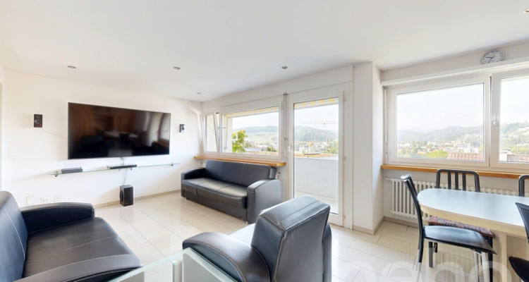 Freistehendes Einfamilienhaus mit grossem Garten und schöner Weitsicht image 4