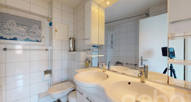 Freistehendes Einfamilienhaus mit grossem Garten und schöner Weitsicht image 11