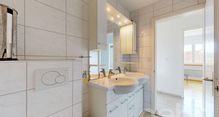 Freistehendes Einfamilienhaus mit grossem Garten und schöner Weitsicht image 12