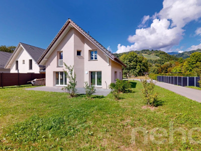 Exclusif : Belle villa neuve avec 4 chambres, combles et grande cave image 1