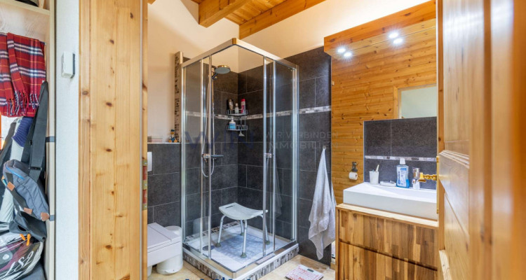 Familienidylle mit viel Platz und grossem Garten image 13