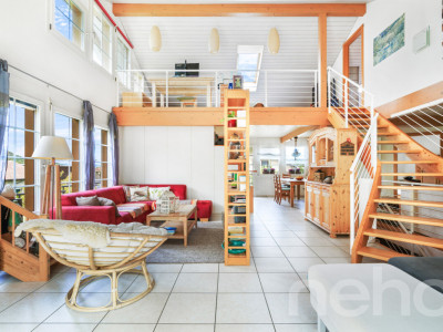 Lichtdurchflutetes Zuhause mit Galerie, Schwedenofen und Gartenidylle image 2