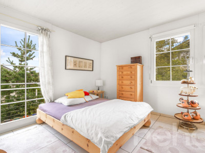 Lichtdurchflutetes Zuhause mit Galerie, Schwedenofen und Gartenidylle image 5