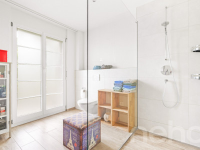 Lichtdurchflutetes Zuhause mit Galerie, Schwedenofen und Gartenidylle image 10