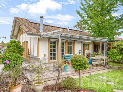 Lichtdurchflutetes Zuhause mit Galerie, Schwedenofen und Gartenidylle image 11