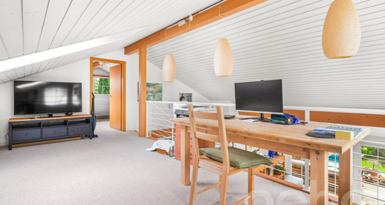 Lichtdurchflutetes Zuhause mit Galerie, Schwedenofen und Gartenidylle image 3