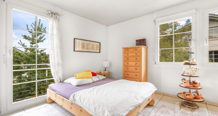 Lichtdurchflutetes Zuhause mit Galerie, Schwedenofen und Gartenidylle image 5