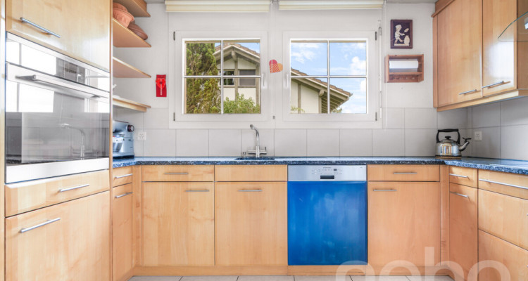 Lichtdurchflutetes Zuhause mit Galerie, Schwedenofen und Gartenidylle image 7