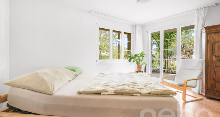 Lichtdurchflutetes Zuhause mit Galerie, Schwedenofen und Gartenidylle image 9