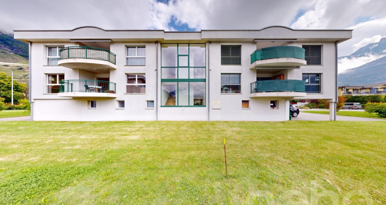 Appartement 3 chambres lumineux - Parfait état - Quartier calme Fully image 2