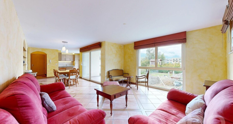 Appartement 3 chambres lumineux - Parfait état - Quartier calme Fully image 3