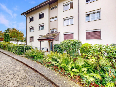 Dachwohnung mit Weitsicht, Cheminée und ausbaubarem Dachboden image 2