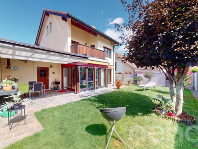 Lichtdurchflutetes Einfamilienhaus mit Garten und Cheminée in Wallbach image 5