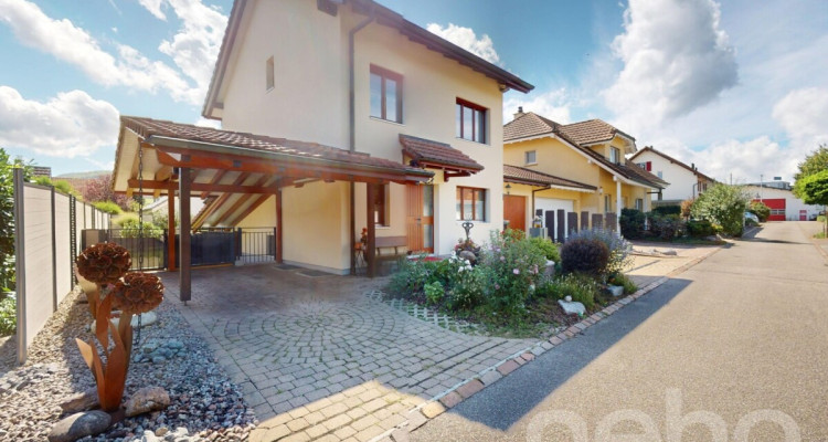 Lichtdurchflutetes Einfamilienhaus mit Garten und Cheminée in Wallbach image 3