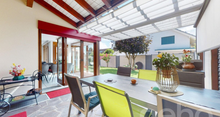 Lichtdurchflutetes Einfamilienhaus mit Garten und Cheminée in Wallbach image 8