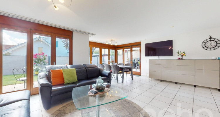 Lichtdurchflutetes Einfamilienhaus mit Garten und Cheminée in Wallbach image 12