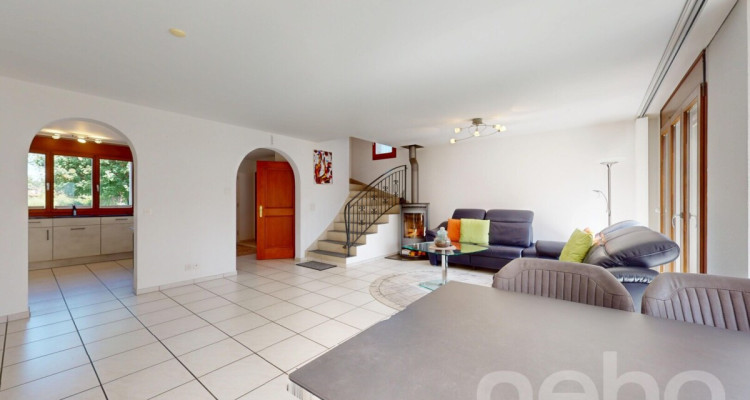 Lichtdurchflutetes Einfamilienhaus mit Garten und Cheminée in Wallbach image 12