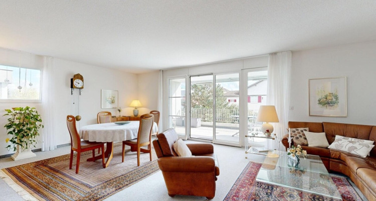 Grosszügige und helle Wohnung an top Lage image 1