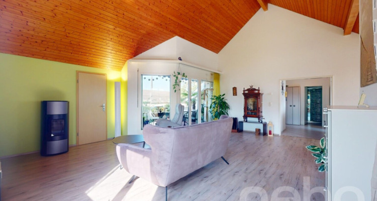 Helle 4.5-Zimmer Dachwohnung mit Balkon & unverbaubarer Aussicht image 2