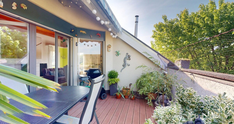 Helle 4.5-Zimmer Dachwohnung mit Balkon & unverbaubarer Aussicht image 5