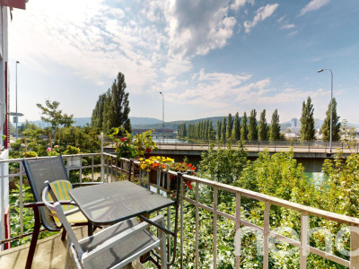 Zentral gelegenes 9.5-Zimmer Einfamilienhaus mit viel Potential image 2