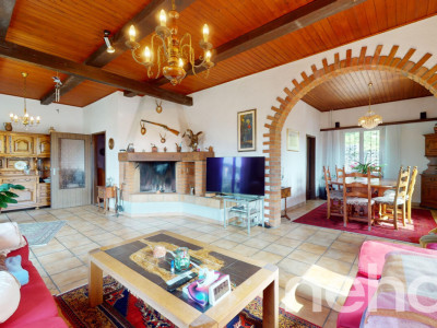 Zentral gelegenes 9.5-Zimmer Einfamilienhaus mit viel Potential image 5