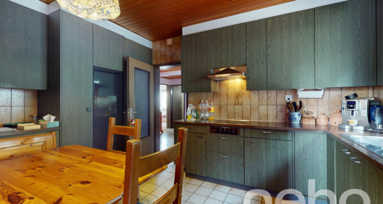 Zentral gelegenes 9.5-Zimmer Einfamilienhaus mit viel Potential image 8