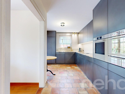 Stilvolles Zuhause mit Weitsicht, Gartenidylle und viel Licht image 1