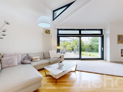 Villa rénovée avec goût, jardin, piscine et superbes volumes image 4