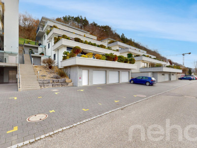 Appartement-terrasse lumineux et élégant avec vue à Gampelen image 10