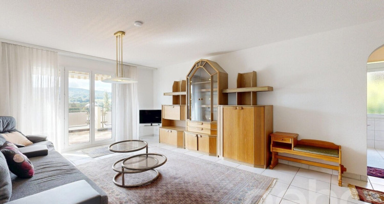 Helle 4.5-Zimmer-Wohnung mit schöner Aussicht in Oberengstringen image 2