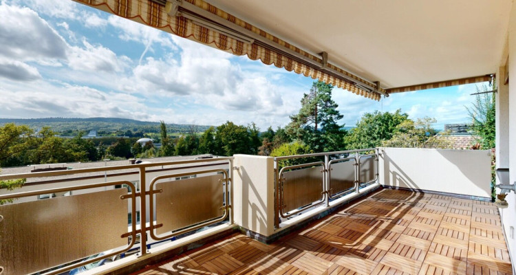 Helle 4.5-Zimmer-Wohnung mit schöner Aussicht in Oberengstringen image 5