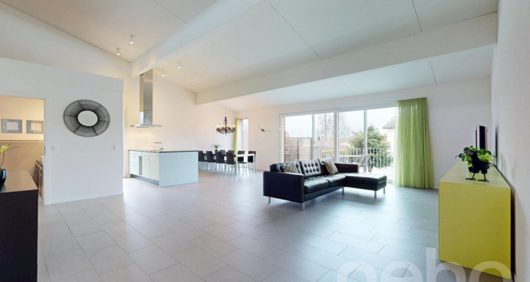 Grosszügiges Doppel-Einfamilienhaus mit traumhafter Aussicht image 7