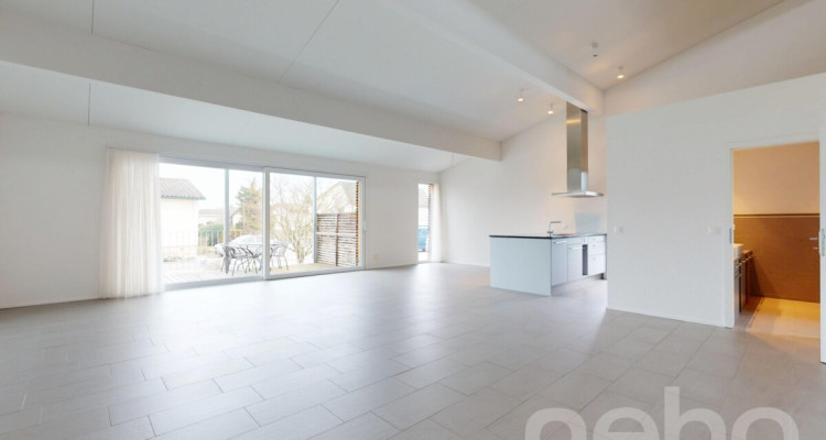 Grosszügiges Doppel- oder Einfamilienhaus mit traumhafter Aussicht image 12